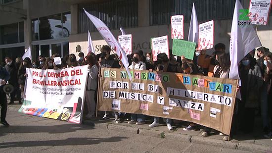 MOSCA ZOOM TV.00_00_00_00.Imagen fija068