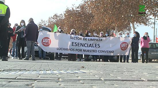MOSCA ZOOM TV.00_00_16_13.Imagen fija024