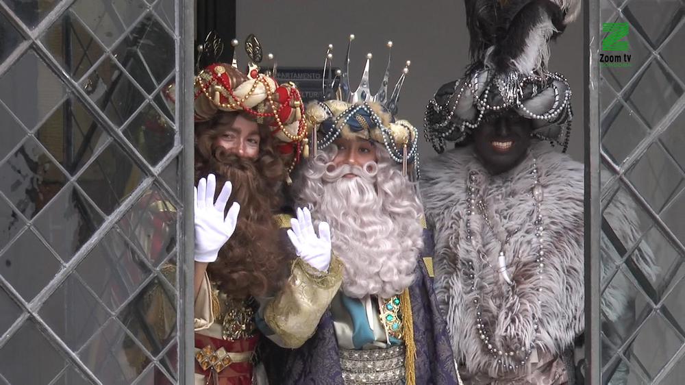 MOSCA ZOOM TV.00_01_02_00.Imagen fija006