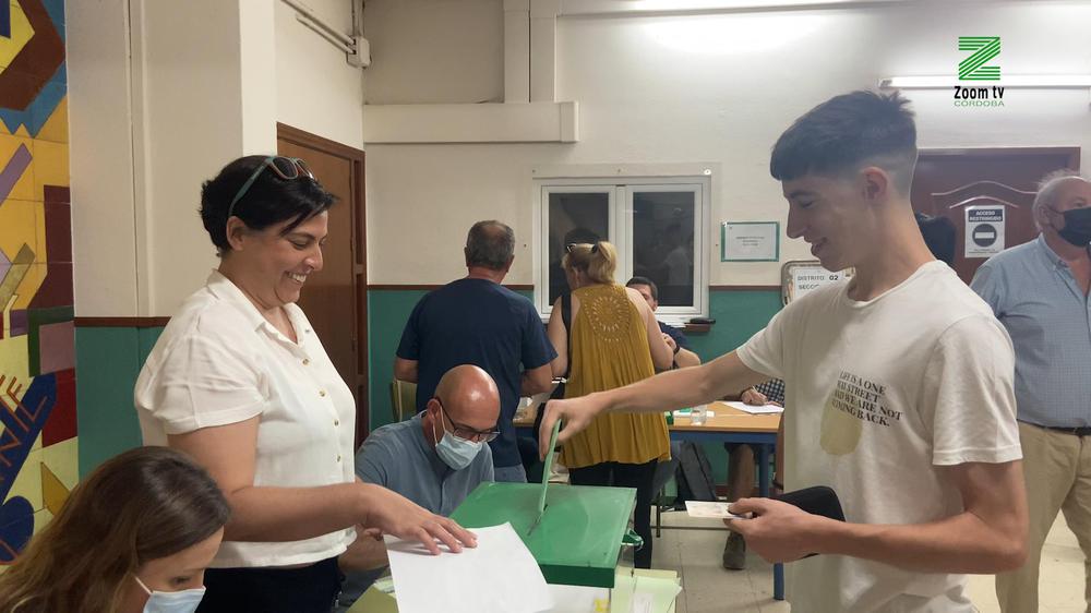 MOSCA ZOOM TV.00_00_42_02.Imagen fija196